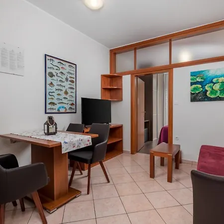 Dani Bogdesic * Baška