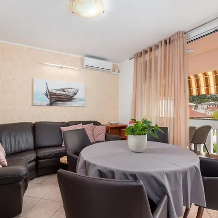 Dani Bogdesic Apartment